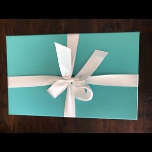 Meet your Posher, Mabem